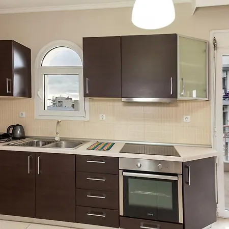 Spacious 2 Bedroom For 6 People Apartman
