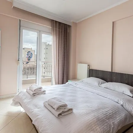 Spacious 2 Bedroom For 6 People Apartman Szaloniki